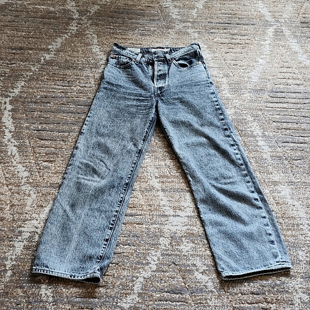Levi's Ribcage Straight In Gray Color